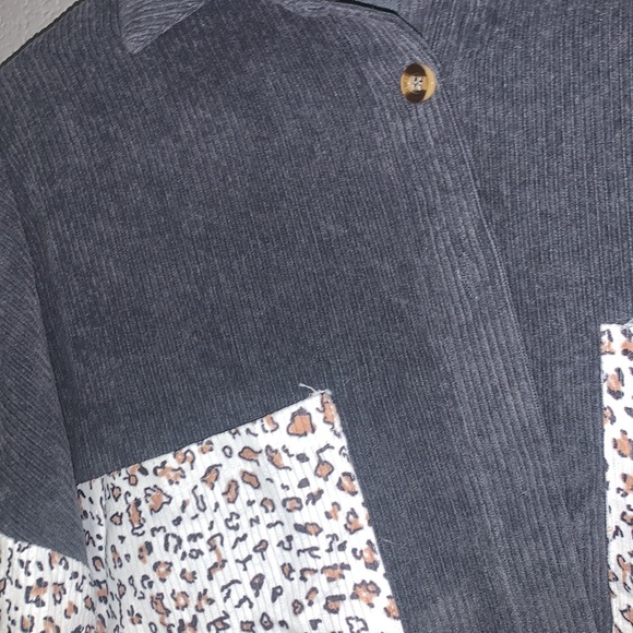 Button up - Picture 3 of 3